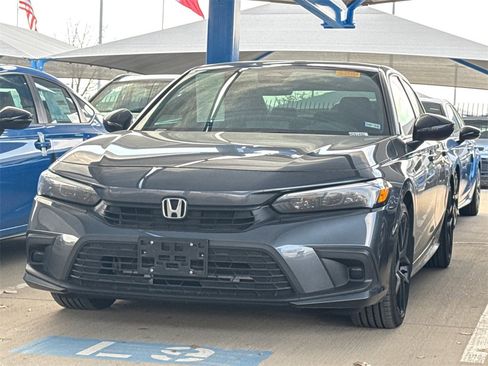 Used 2022 Honda Civic Sport image 1