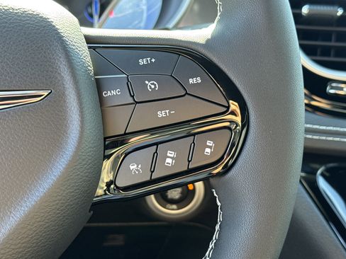 New 2026 Chrysler Pacifica Select w/ S Appearance Package FWD image 30