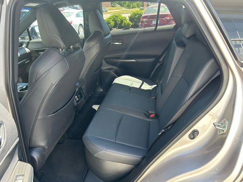 Used 2023 Toyota Venza XLE image 28