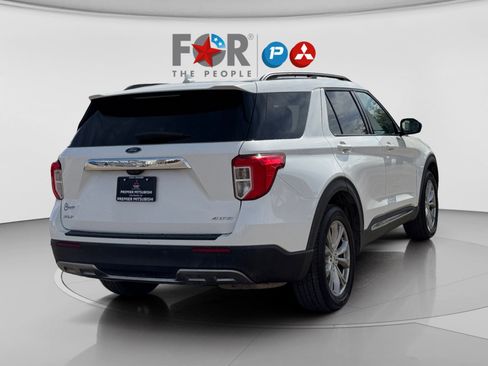 Used 2021 Ford Explorer XLT w/ Equipment Group 202A image 5