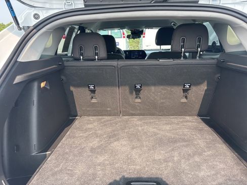 Used 2025 Chevrolet Trax LS image 34