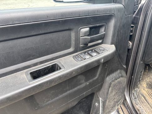 Used 2018 RAM 2500 Tradesman w/ Chrome Appearance Group AWD/4WD image 10