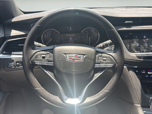Used 2022 Cadillac XT6 Luxury FWD image 12