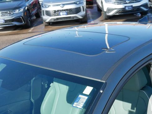 Used 2024 Hyundai Elantra Limited image 10