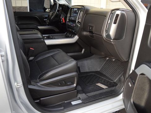 Used 2019 Chevrolet Silverado 2500 LTZ w/ Duramax Plus Package image 20