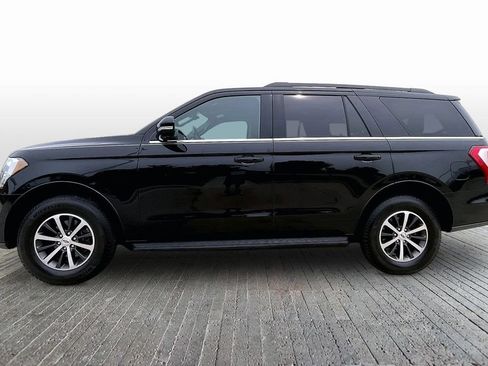 Used 2019 Ford Expedition XLT w/ Equipment Group 201A AWD/4WD image 4