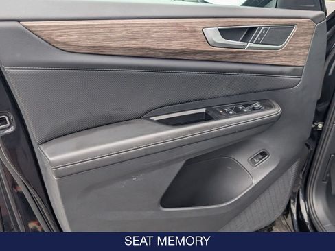 Used 2025 Volkswagen Atlas SEL AWD/4WD image 10