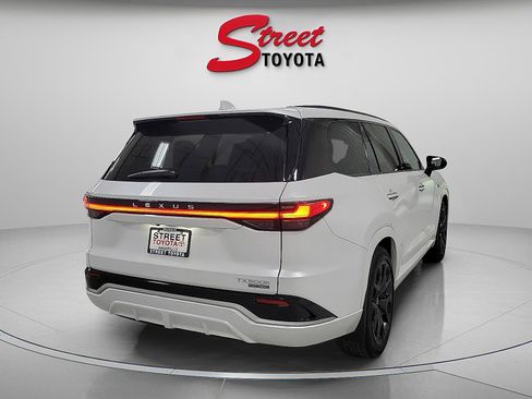 Used 2025 Lexus TX 500h AWD w/ Technology Package image 4