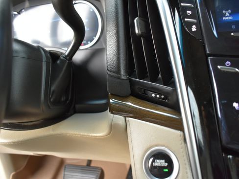 Used 2020 Cadillac Escalade ESV Premium Luxury image 43