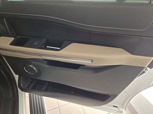 Used 2024 Ford Expedition Max Limited image 8