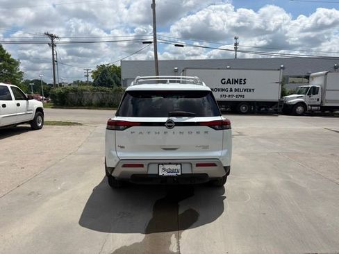 Used 2025 Nissan Pathfinder Platinum w/ Cargo Package AWD/4WD image 6
