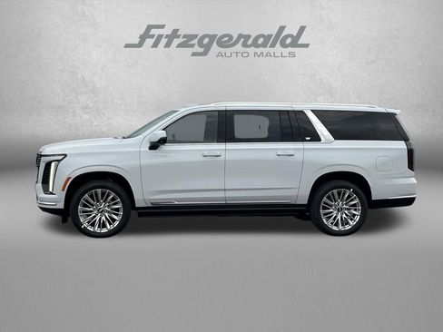 New 2026 Cadillac Escalade ESV Luxury w/ Touring Package AWD/4WD image 4