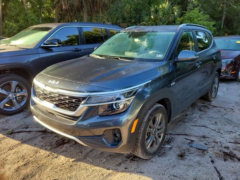 Used 2023 Kia Seltos S w/ Navigation Package AWD/4WD image 6