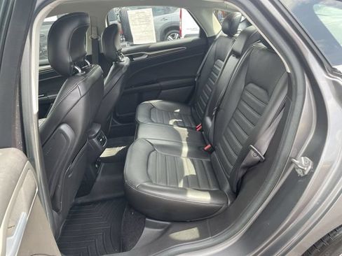 Used 2014 Ford Fusion SE w/ Equipment Group 202A FWD image 29