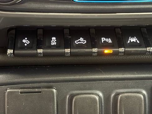 Used 2017 Chevrolet Silverado 1500 LTZ Z71 w/ LTZ Plus Package AWD/4WD image 30