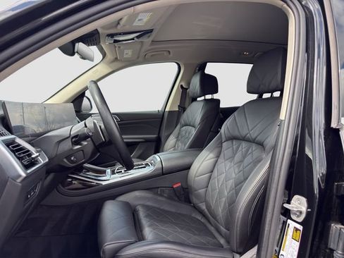 Used 2024 BMW X7 xDrive40i AWD/4WD image 9