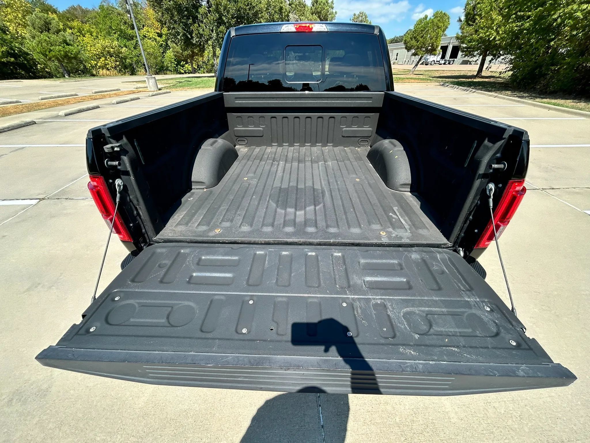 Used 2016 Ford F150 Lariat AWD/4WD image 10