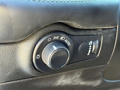 Used 2023 Dodge Durango SXT Launch Edition image 22