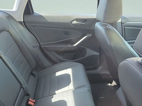 Used 2024 Volkswagen Jetta SE w/ Panoramic Sunroof Package FWD image 5