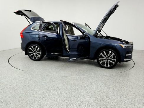 Certified 2023 Volvo XC60 B6 Ultimate w/ Protection Package Premier image 10