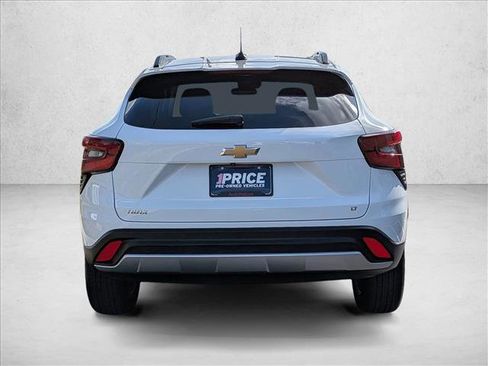 Used 2024 Chevrolet Trax LT w/ Driver Confidence Package image 6