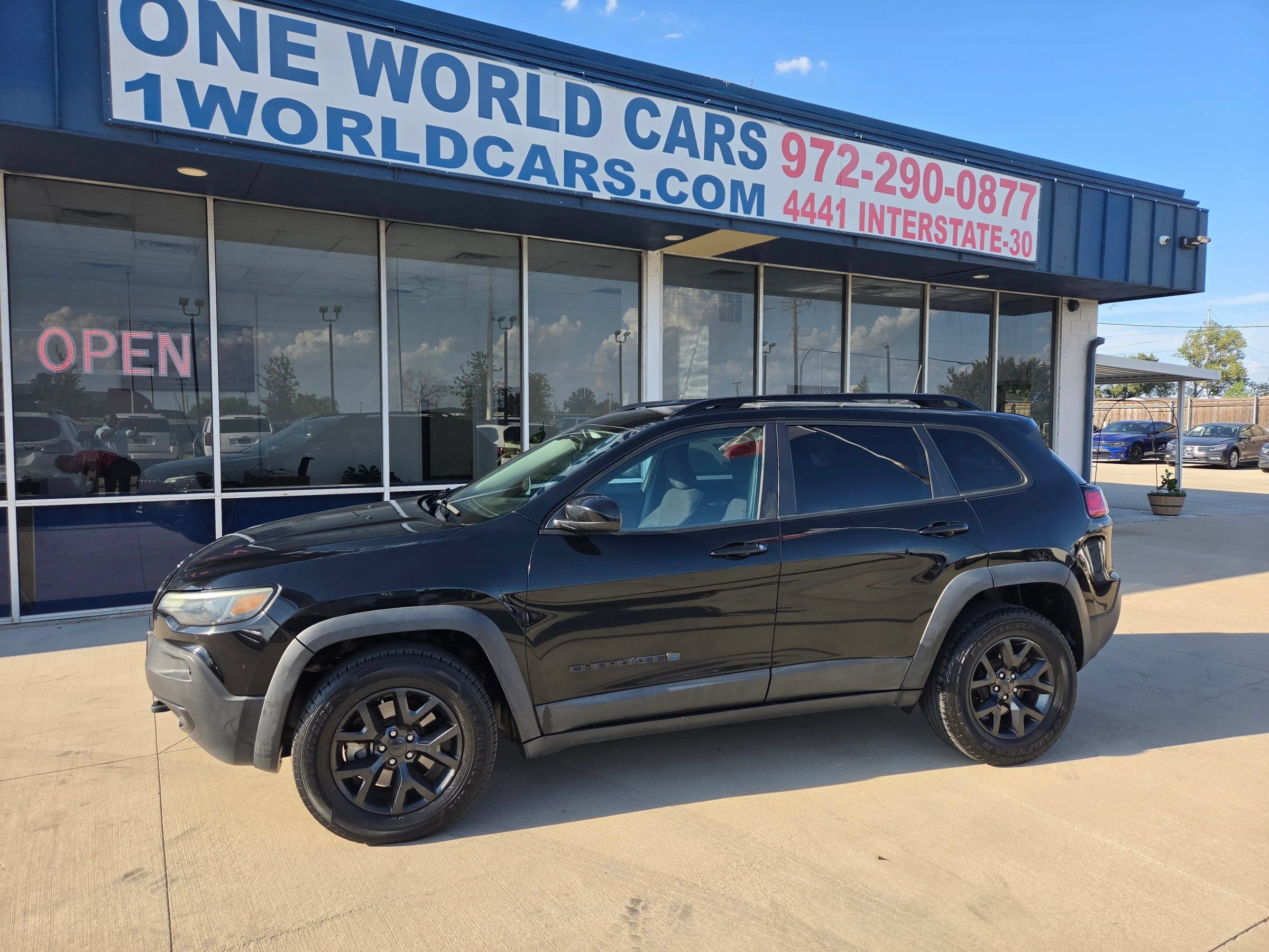 Used 2020 Jeep Cherokee Latitude AWD/4WD image 34