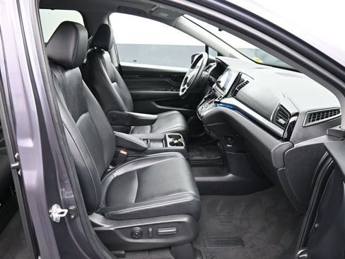 Certified 2024 Honda Odyssey Touring image 27