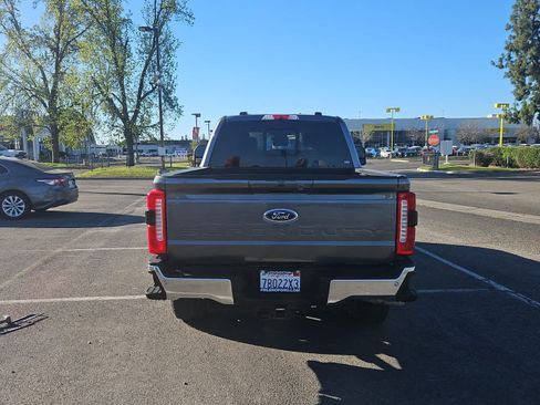 Used 2023 Ford F250 Lariat w/ FX4 Off-Road Package image 7