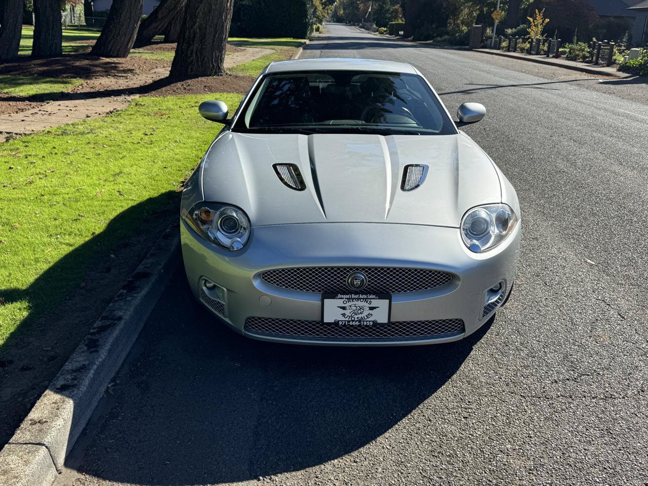 Used 2007 Jaguar XKR R RWD image 8