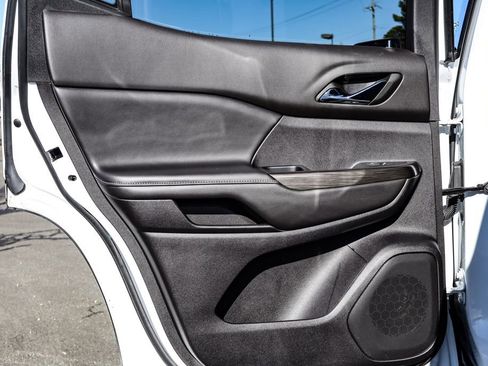 Used 2023 GMC Acadia SLT image 37