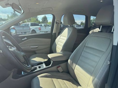 Used 2017 Ford Escape SE w/ SE Leather Comfort Package AWD/4WD image 10