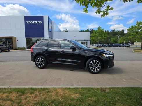 Used 2024 Volvo XC60 B5 Core w/ Protection Package AWD/4WD image 2