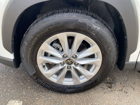 Certified 2024 Toyota Corolla Cross LE image 17