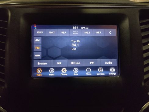 Used 2019 Jeep Cherokee Latitude Plus image 25