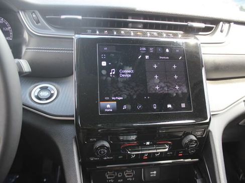Used 2023 Jeep Grand Cherokee L Laredo AWD/4WD image 5