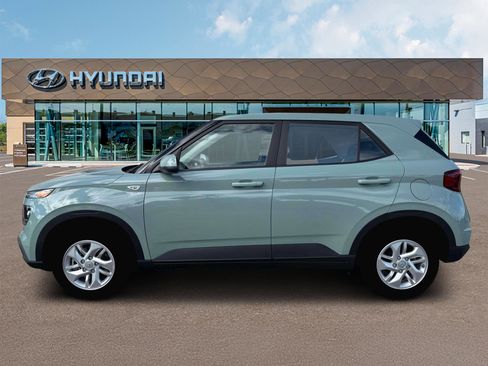 New 2026 Hyundai Venue SE image 3