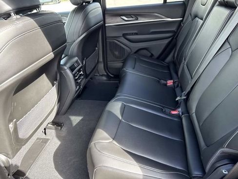 New 2025 Jeep Grand Cherokee Limited w/ Trailer Tow Package image 10