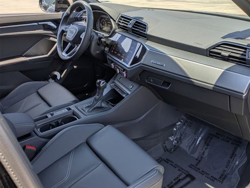 New 2025 Audi Q3 2.0T Premium image 9