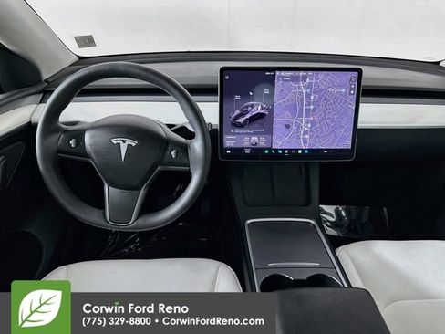 Used 2024 Tesla Model Y Long Range AWD/4WD image 22