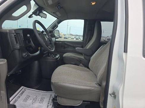 Used 2020 Chevrolet Express 3500 LT w/ LT Preferred Equipment Group image 5