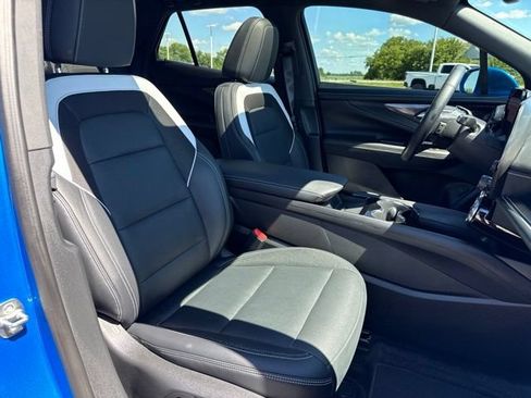 Used 2024 Chevrolet Blazer EV LT AWD/4WD image 34