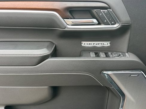Used 2024 GMC Sierra 1500 Denali w/ Technology Package image 10