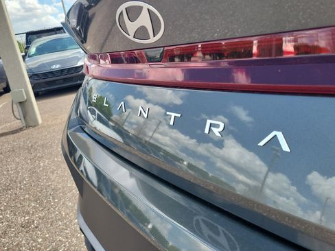 New 2026 Hyundai Elantra SE image 6