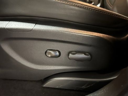 Used 2020 Chevrolet Trax LT w/ LT Convenience Package image 16