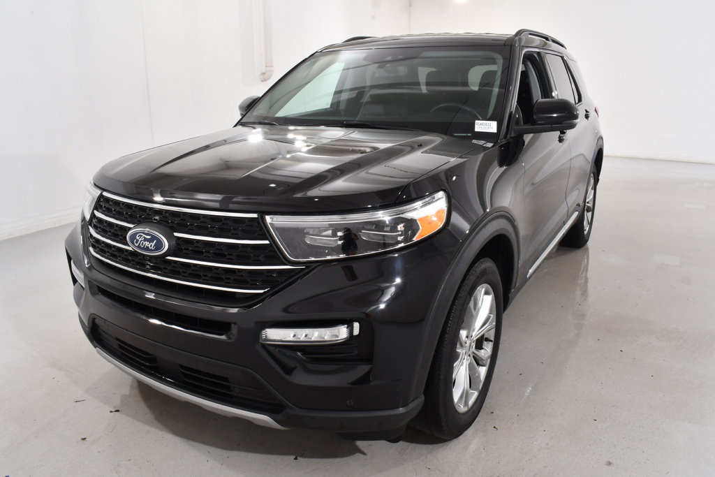 Used 2024 Ford Explorer XLT w/ Equipment Group 202A AWD/4WD image 2