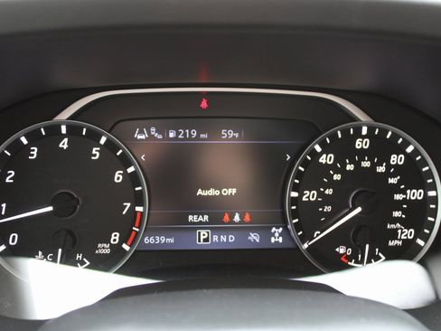 Used 2025 Nissan Frontier SV image 9