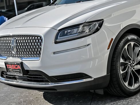 Used 2022 Lincoln Nautilus Reserve w/ Cargo Utility Package AWD/4WD image 8