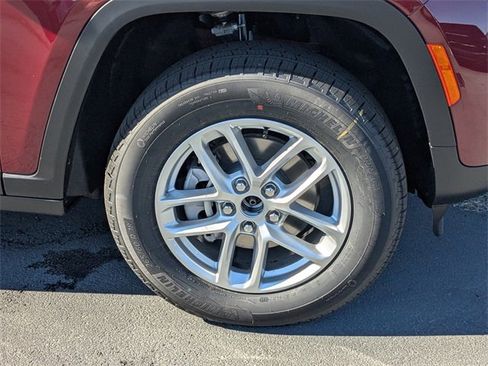 New 2025 Jeep Grand Cherokee Laredo X image 11