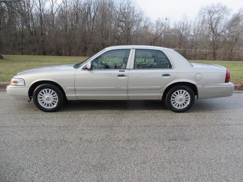 Used 2006 Mercury Grand Marquis LS image 2