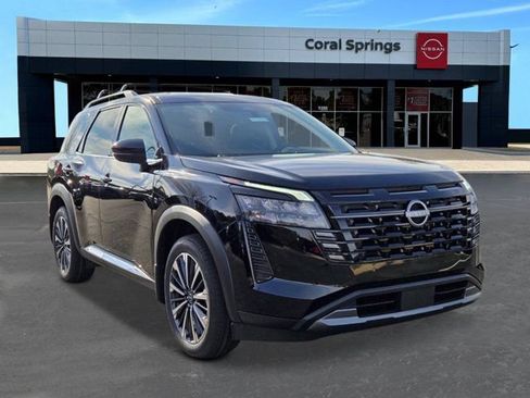New 2026 Nissan Pathfinder Platinum w/ Cargo Package FWD image 7